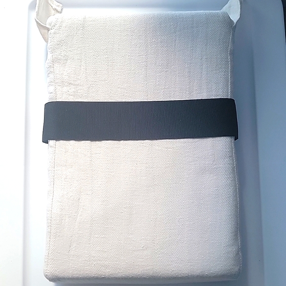 Fieldcrest Luxury Cotton Linen Harringbone Tablecloth 60 x 84 Cream - Picture 4 of 6